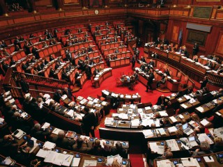 Scopri di più sull'articolo Parlamento senza governo… l’ultima balla